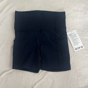 lululemon athletica Fast And Free HR Short - Size 6, True Navy